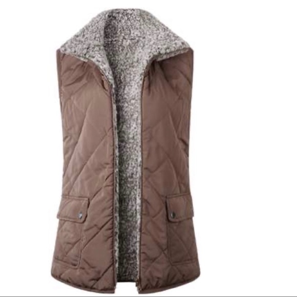 Goodnight Macaroon ‘Iram’ Reversible Fleece Vest - Picture 1 of 3